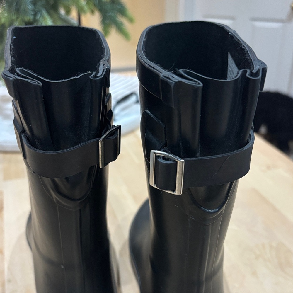 Target Black Waterproof Boots - Picture 5 of 6